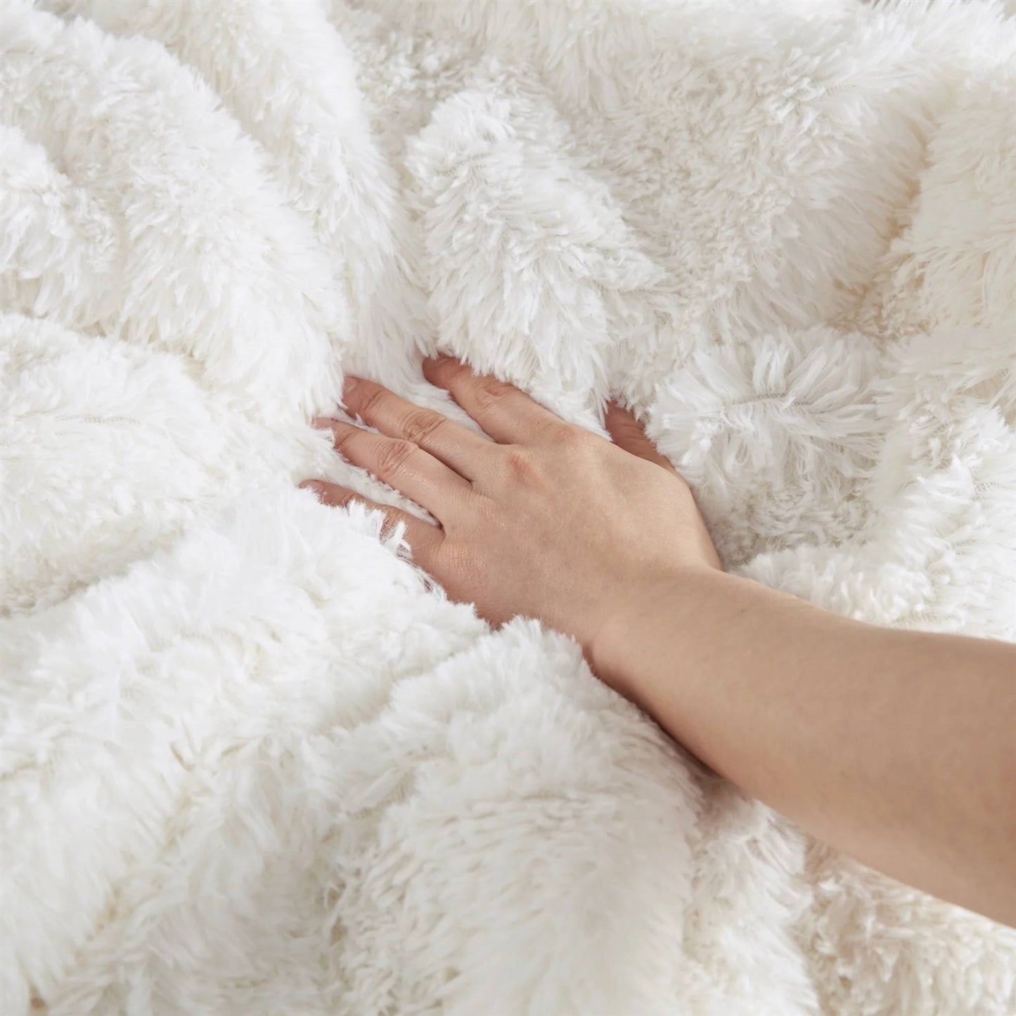 Full/Queen size Reversible Soft Sherpa Faux Fur 3-Piece Comforter Set in Ivory